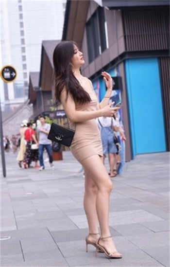 小依的哀羞