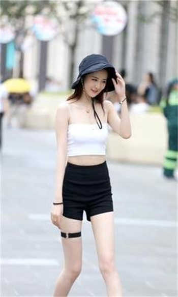 母亲和女儿同床同乐