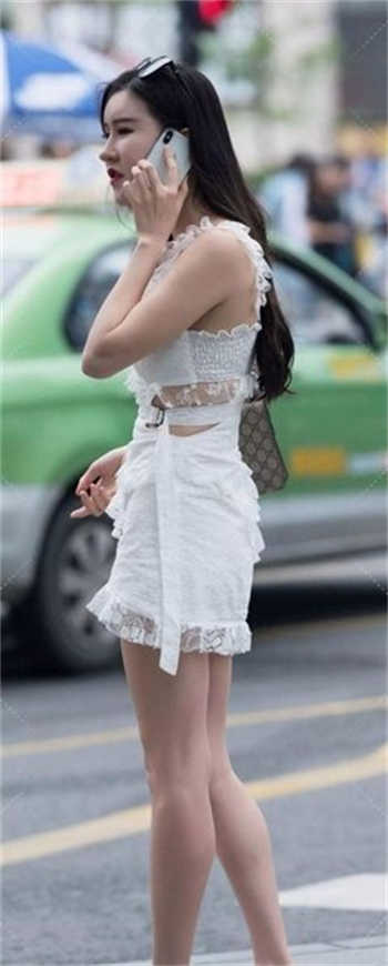 在丈夫的灵堂前和别的男的