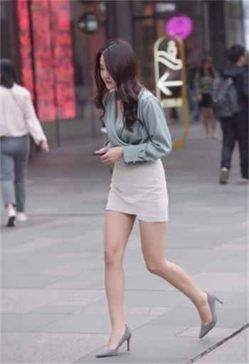 领导的漂亮的妻子