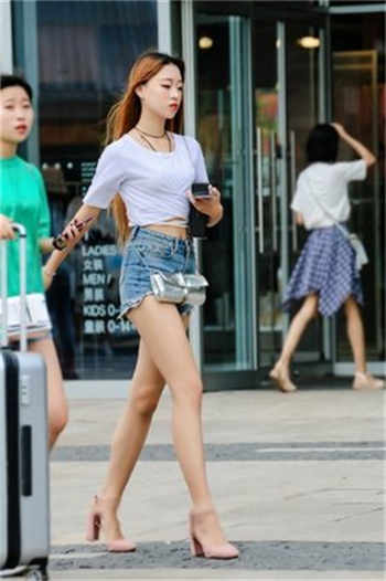 果冻影业卢珊珊长得像谁