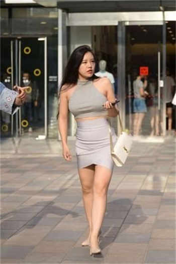 讲的是一个送披萨的男的