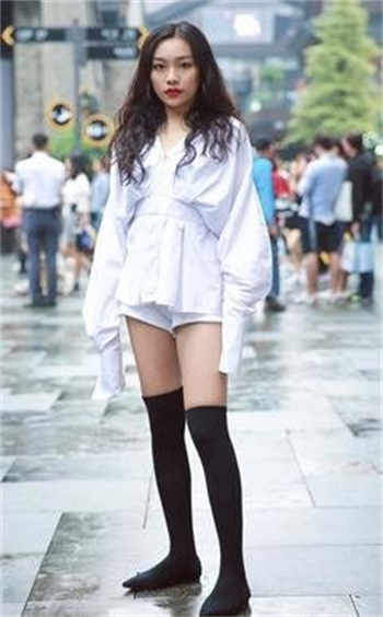 杨颖身高159还是168