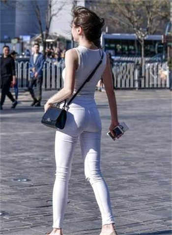 跑保险的女人带套