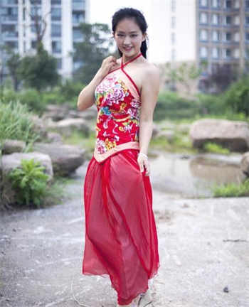 李沁真实身高158
