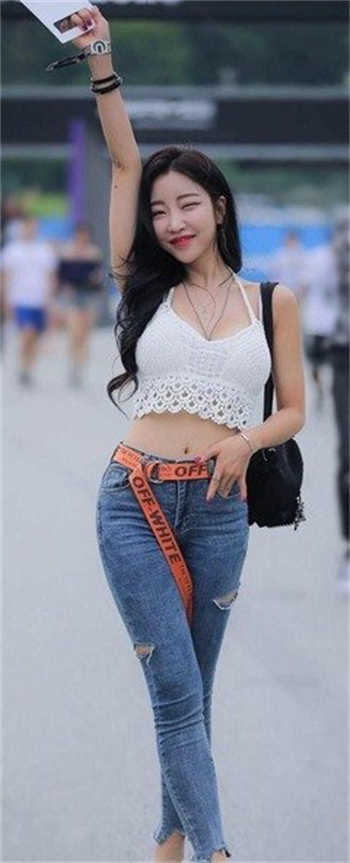 家属母亲与姊妹之间的骄声